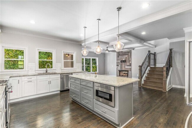 Building Photo - 207 Mellrich Ave NE