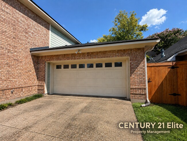 Building Photo - 139 Hallette Dr