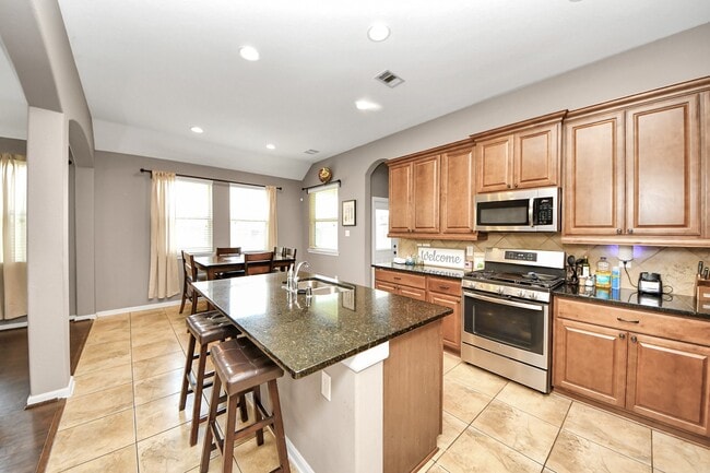 Building Photo - 6810 Hunters Trace Ln