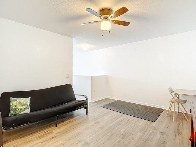 Building Photo - 9856 Ashburn Lake Dr