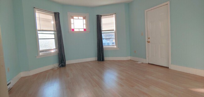 LR - 58 Paine St