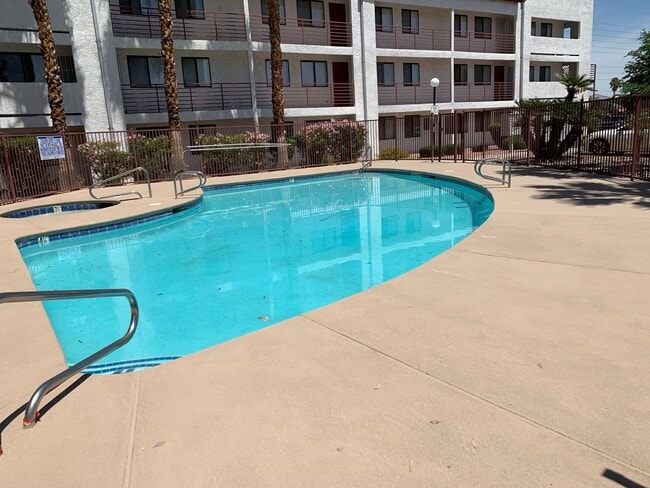 Building Photo - Cozy 1 bedroom unit near campus