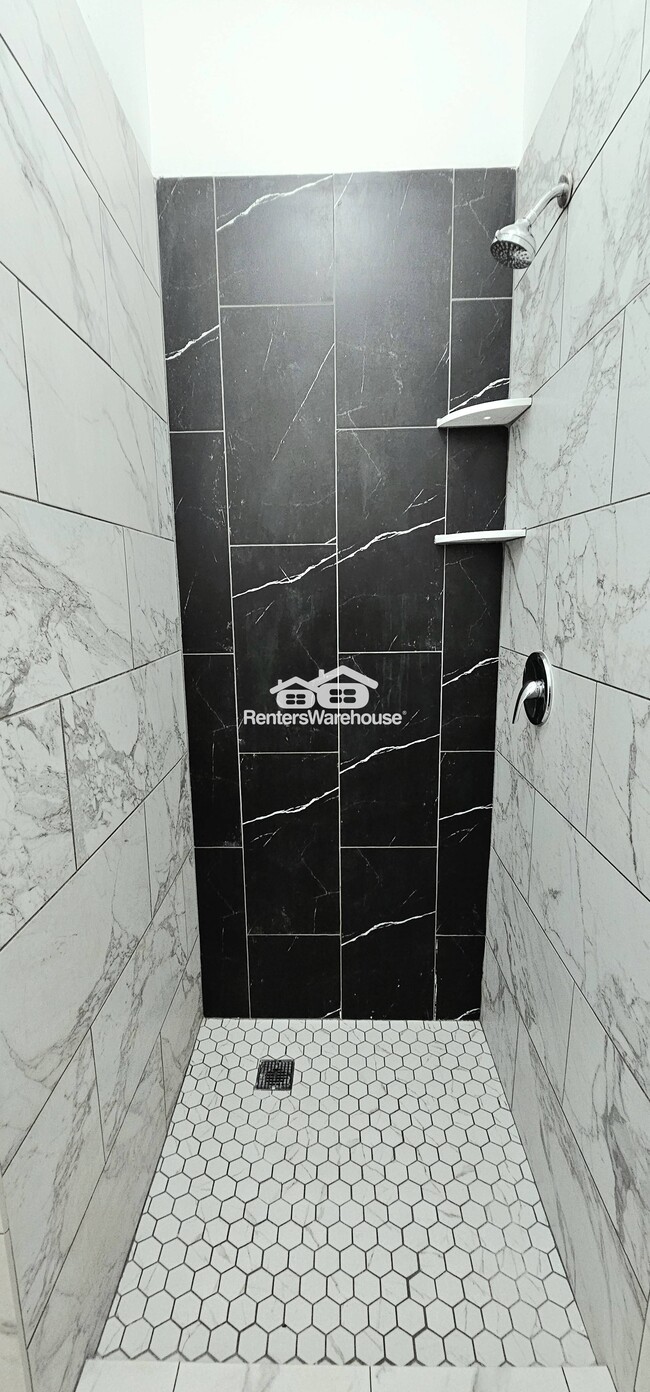 Building Photo - 2015 Detroit Ave NW