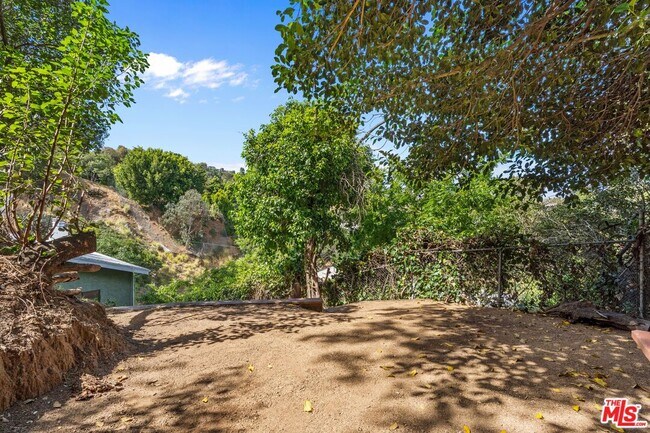 Building Photo - 8506 Oak Ct