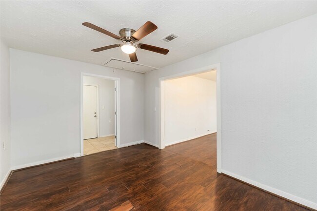 Building Photo - 3122 Sunnydale Dr