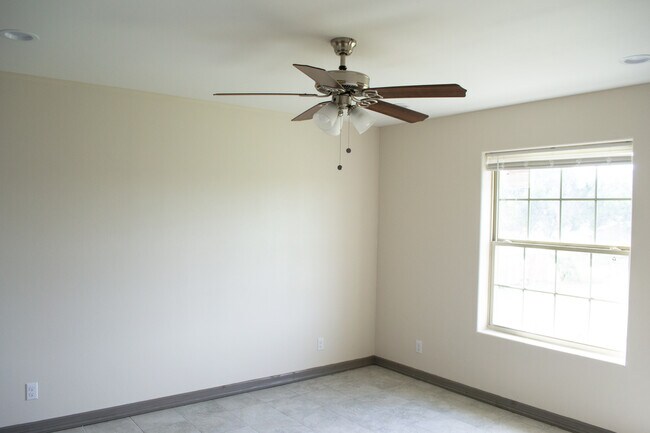 Building Photo - 1010 Jesse St