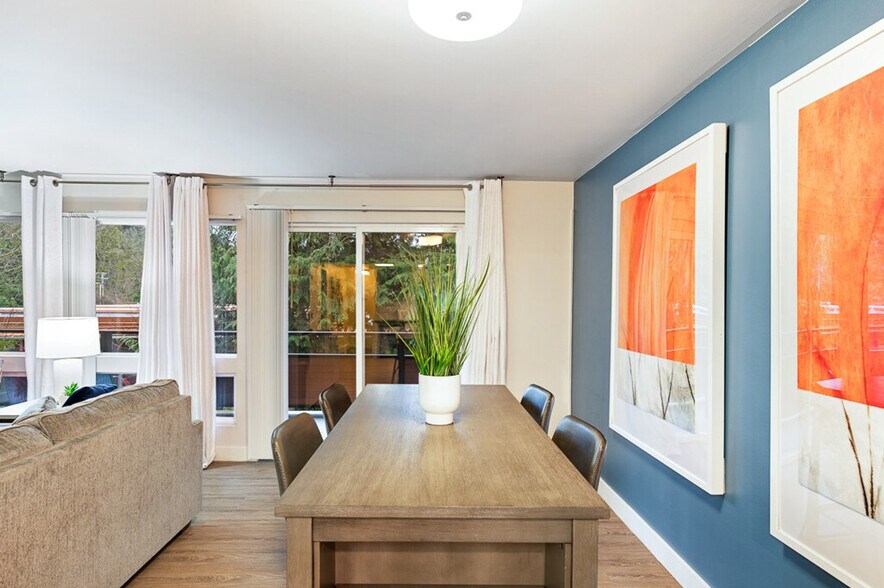 Building Photo - 540 104th Ave SE