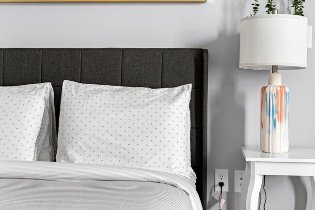 Building Photo - 95 Broadway-SI ID1240367P