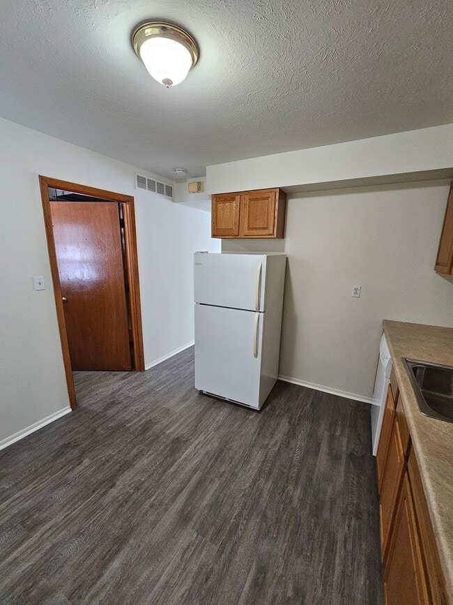 Building Photo - 3 Bedroom For Rent in Seven Hills