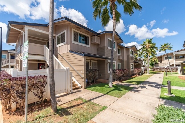 Building Photo - $2300 / 1br - 500ft2 - 1br/1ba/2pkg Townho...