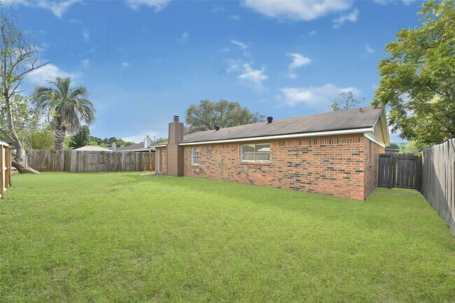 Building Photo - 13906 Bearwood Rd