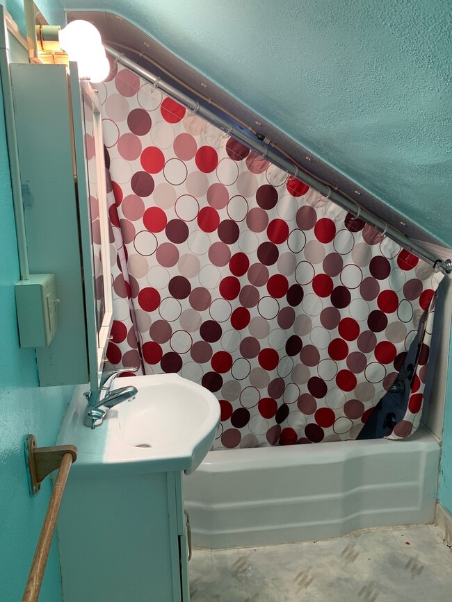 Building Photo - 407 N 12th St