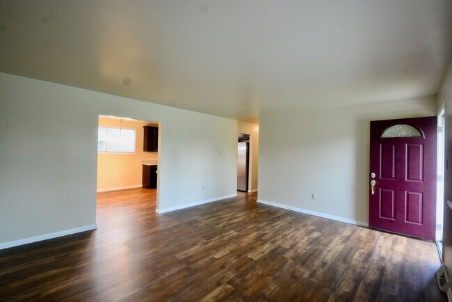 Building Photo - 363 N School Ln