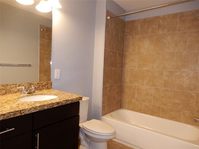 Building Photo - 17115 Wilthorne Gardens Ct