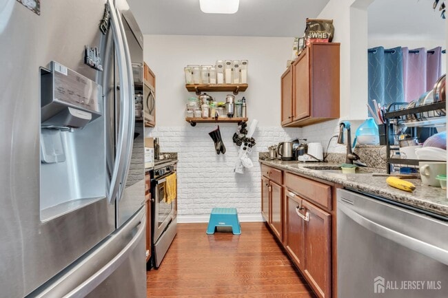 Building Photo - 731 Strassle Wy