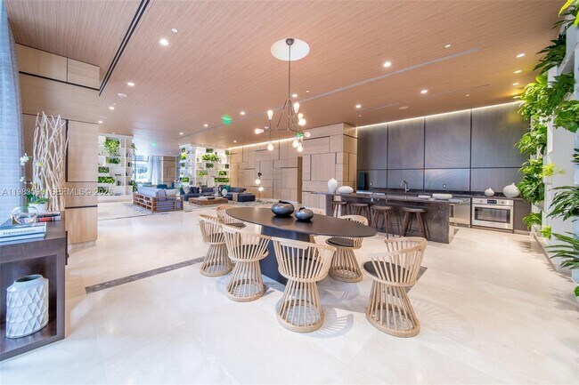 Building Photo - 45 SW 9th St