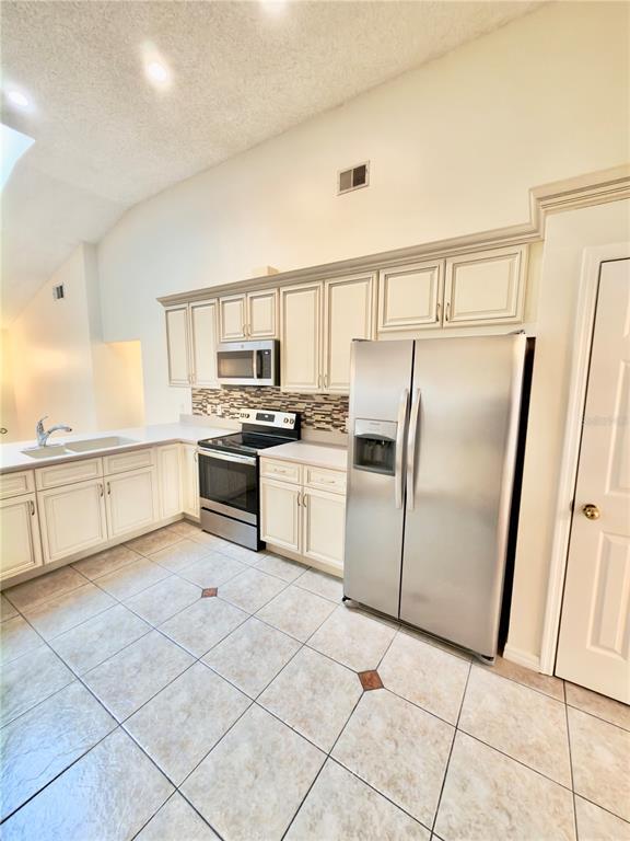 Building Photo - 2951 Smithfield Dr