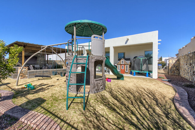 Building Photo - 7360 Skyrocket Dr