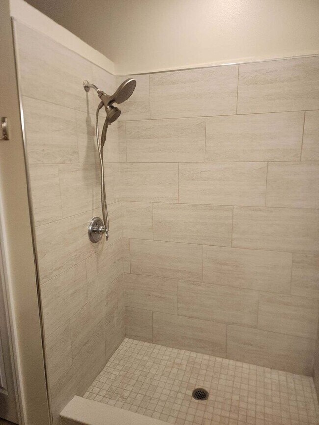Building Photo - Beautiful 3/2 home near Lake Nona ~ Fenced In Yard ~ LVP & Tile Flooring ~ Community Pool!