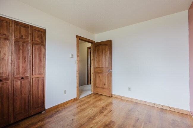 Building Photo - 284 Talisman Dr