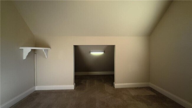 Building Photo - 3361 Lake McGinnis Dr