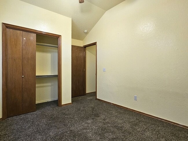 Building Photo - 205 N Eastgate Dr