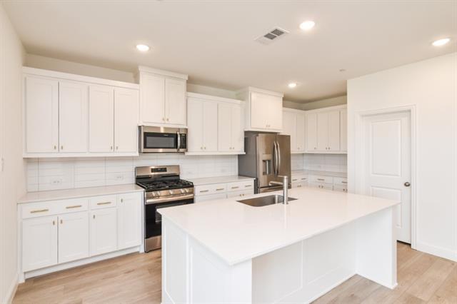 Building Photo - 8905 Stablehand Mews