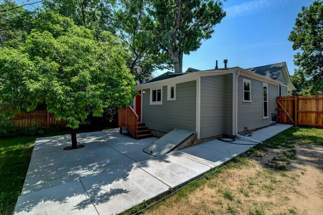 Building Photo - New Sunnyside House, Full Remodel, 2Bed/2Bath