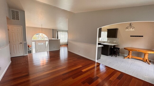 Building Photo - Spacious & Modern 4-Bedroom Home in Kent