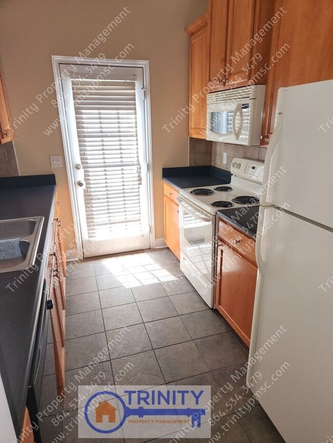 Building Photo - Holiday Move in Special! 3-Bedroom, 2-Bath Beauty Available Now!