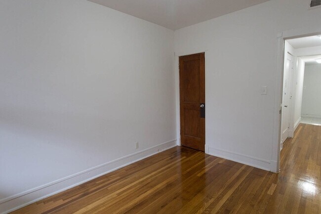 Floorplan - 5335-5345 S. Kimbark Avenue