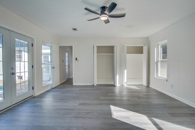 Building Photo - Stunning 4BR/2BA Pensacola Home with Private Pool, Modern Kitchen, Luxury Vinyl Flooring, Fully F...