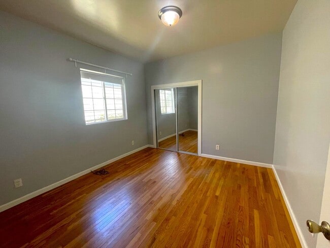 Building Photo - ~Berkeley School District~ Single Family Home - Huge Backyard!