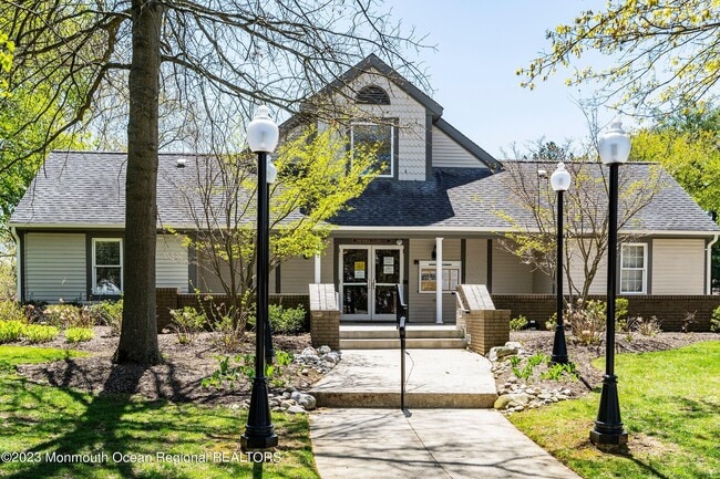 Building Photo - 166 Tulip Ln