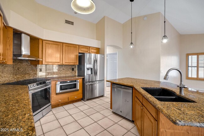 Building Photo - 3062 S Marigold Pl