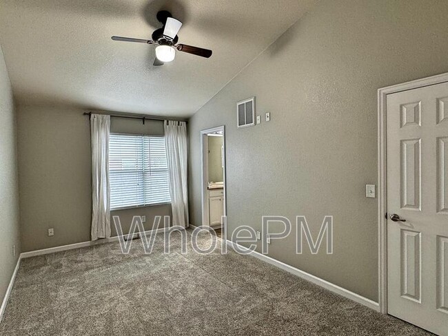 Building Photo - 15612 E 96th Way