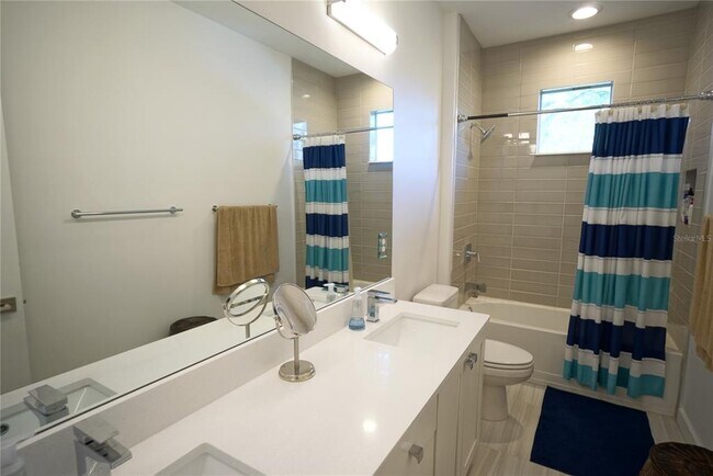 Building Photo - 209 S Trask St