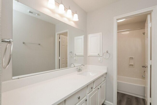 Building Photo - 13406 Lake Passage Ln