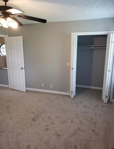 Building Photo - 445 Claircrest Dr