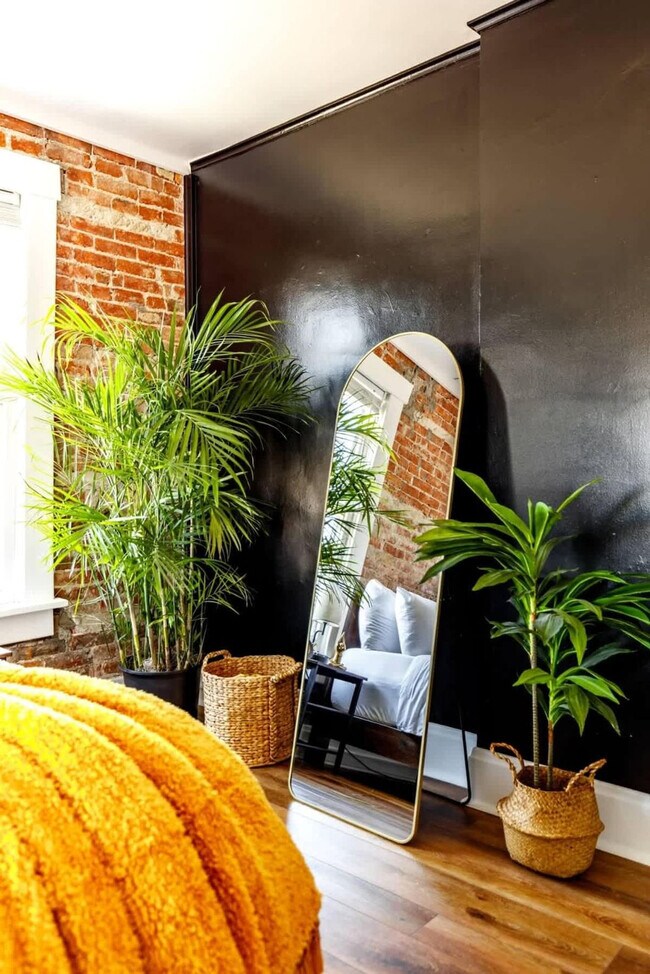 Building Photo - 575 1/2 City Park Avenue-SI ID1265608P