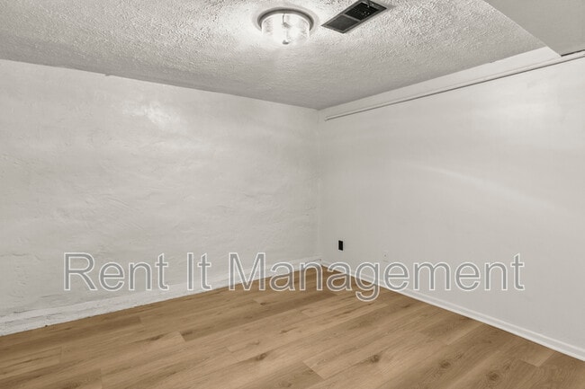 Building Photo - 2250 Florence Blvd
