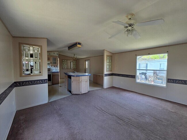 Building Photo - 106 Clark St