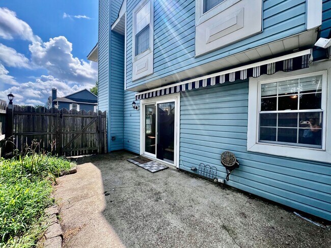 Building Photo - 602 Barwick Ct