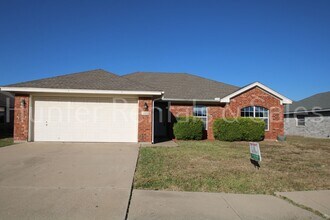 Building Photo - Conveniently Located!!!