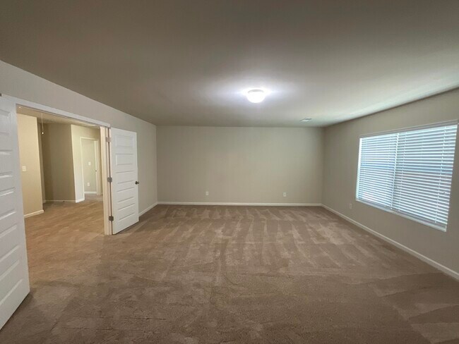 Building Photo - 4701 Southwind Rd