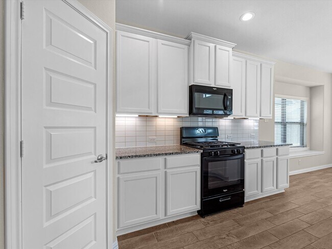Building Photo - 40575 Goldeneye Pl