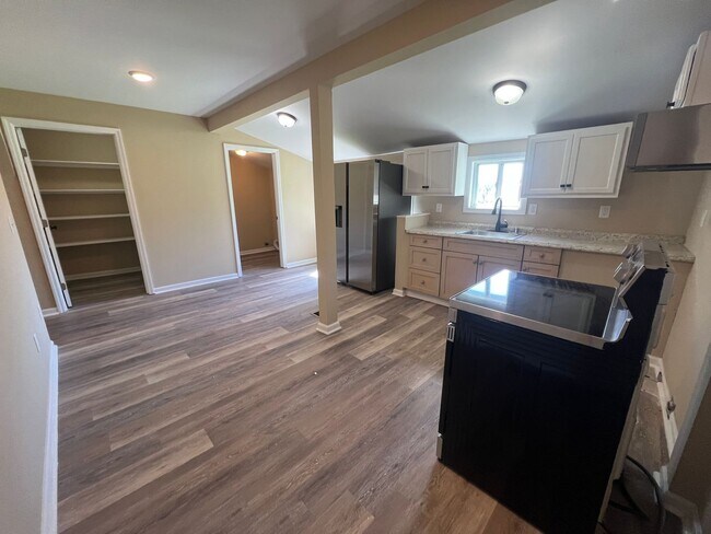 Building Photo - 3 bedroom 2 bathroom off Lurleen Blvd. in Northport