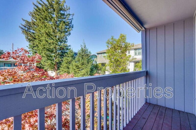 Building Photo - 209 Ortega Ave