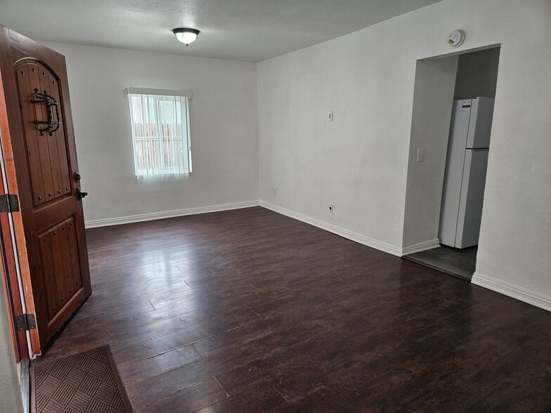 Living Room - 3172 Farnsworth Ave
