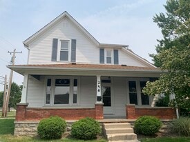 Building Photo - 256 E 5th St